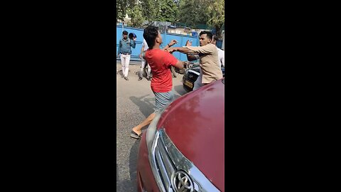 road fight road accident