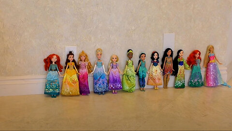 Diana plays Hide and Seek with Disney Princess Dolls Video for kids