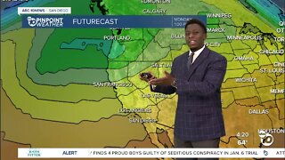 ABC 10News Pinpoint Weather with Weather Anchor Moses Small