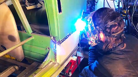 MIG MAG welding techniques | Car restoration on Celette bench
