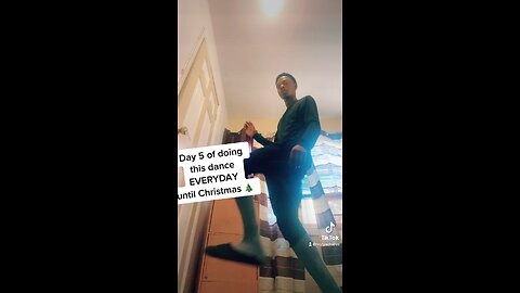 Day 5 of doing this dance EVERYDAY until Christmas 🎄🎄