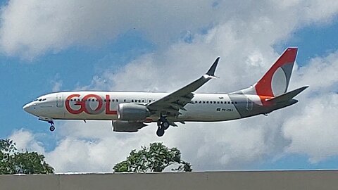 Boeing 737 MAX 8 PR-XMJ na aproximação final vindo de Brasília para Manaus