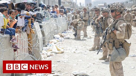 Seven died in the crowds outside Kabul airport - BBC News