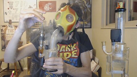 Gas Mask Smoke Sesh - Double Bong Rips & Dabs!