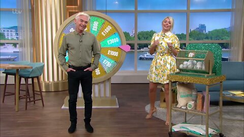 Holly Willoughby - Short Dress - STW Game - 20220705