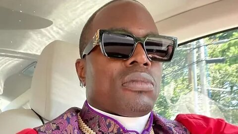 Bishop Whitehead is mad after getting clowned for being robbed at church #lamorwhitehead #facebook