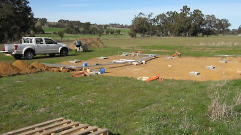 Building the kit home 07 - What to excavate when preparing the site