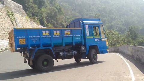 Online Anand:Kolli Hills : Load Tipper Lorry And Car Turning Kollimalai Bend Road Namakkal