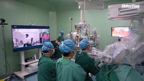 Chinese doctor performs high-risk surgery from thousands of miles away