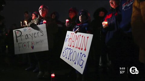 Browns band together in support of Bills' S Damar Hamlin