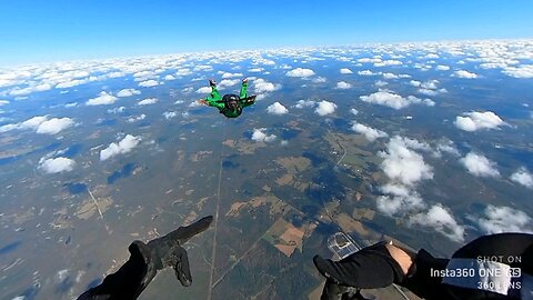 A license skydive check dive practice