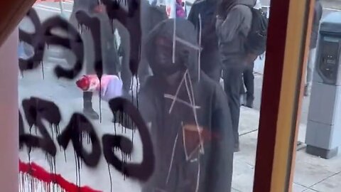 Antifa In Seattle Attack A Starbucks Because They Think It Has Ties To Israel