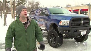 Kansas Citians help one another overcome snowstorm obstacles
