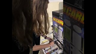 Pokémon Trading Card Vending Machine Pull #shorts #pokemoncardpull #pokemoncardvendingmachinepull