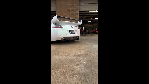 Nissan 350Z flame throwing exhaust