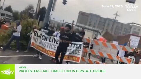 Protesters block traffic on Interstate Bridge