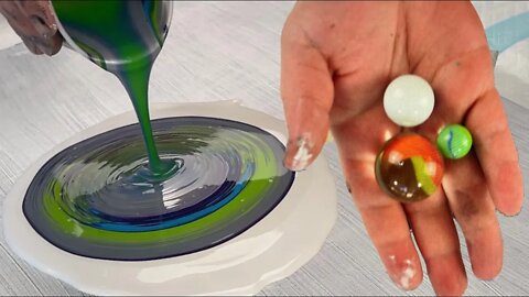 Wrecked Ring Marble Pour - Fun and Satisfying Acrylic Pouring