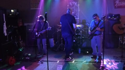 FLASH POINT covering Sublime's "Santeria" @ Leo's Food and Fun in Lincolnton, NC