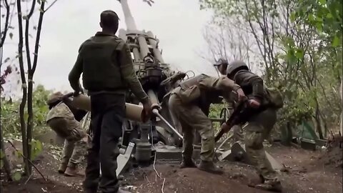 BRUTAL ATTACK!! Ukrainian 82nd Brigade ambush and kills Russian troops near village Robotyne