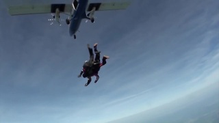 Husband surprises wife with skydive experience