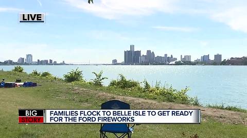 Thousands head to Belle Isle for annual Detroit fireworks show
