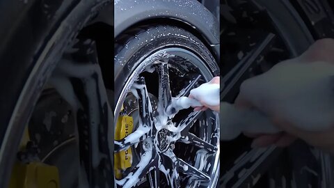 Porsche 911 (997.1) Wheel Cleaning | #detailing #shorts #porsche