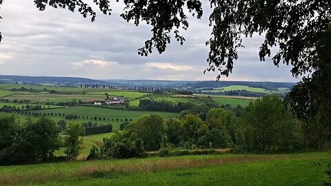 Toscane in Limburg Eys met cipresbomen