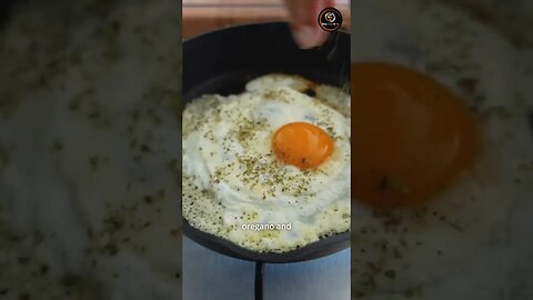🔥 Crispy Feta Fried Eggs - The Viral Sensation You Need to Try! 🍳😍