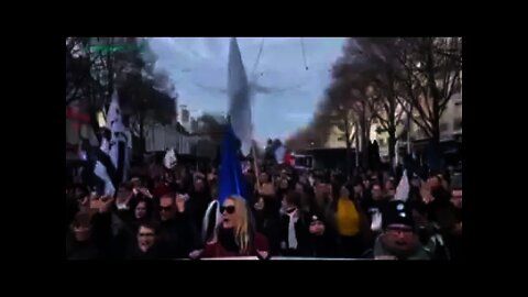 FRANCE - Massive Noisy Protest In Thonon Les Bains Against Mandates