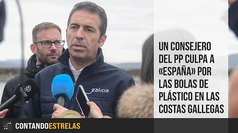 Un consejero del PP culpa a «España» por las bolas de plástico en la costa gallega