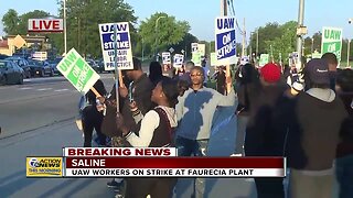 UAW workers on strike at Faurecia plant