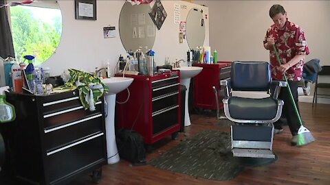 Beloved Akron barber retires after 54 years of putting smiles on customers' faces