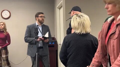 Daily Signal Reporter Thrown Out of School Board Meeting for Asking a Question