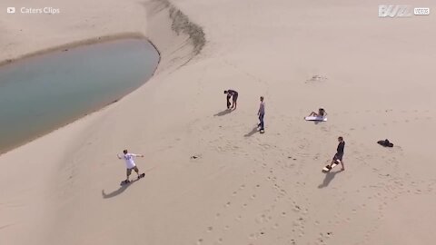 Figures spectaculaires en surf des sables
