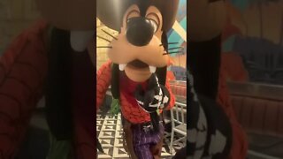 Goofy Answers the Question if he’s a Cow or a Dog