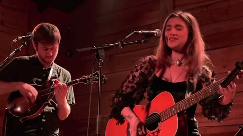 Sierra Ferrell - At The end Of The Rainbow (The Burl) Lexington, KY 12.9.21