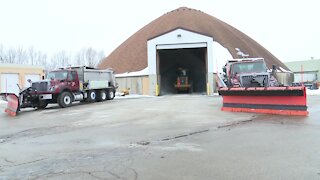 City, county crews prepare for snowfall