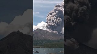 Sakurajima Volcano Erupts In Japan 🌋