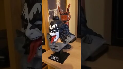 KISS - Gene Simmons [Bust] (Short) #kiss #genesimmons #bust #joãocorreia