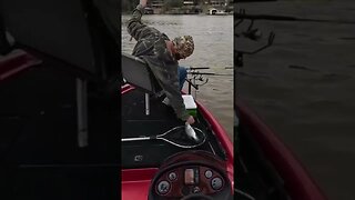 Catching a Huge Lake Sinclair Crappie!