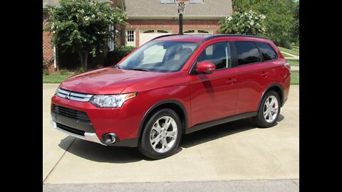 2015 Mitsubishi Outlander SE S-AWC Start Up, Test Drive, and In Depth Review