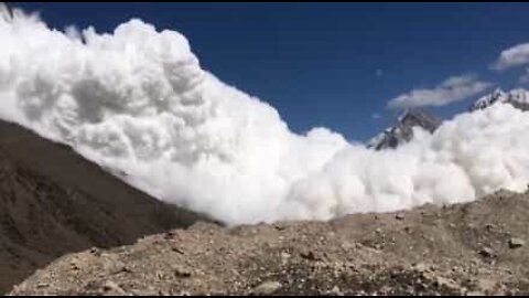 The beauty of snow hides a huge danger: avalanches