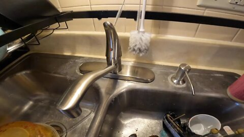 unboxing + Installed Peerless Single-Handle Kitchen Sink