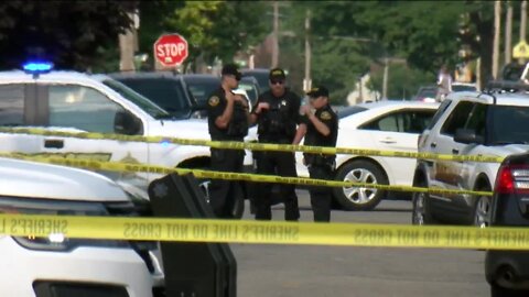 Kenosha police officer shot, suspect still at large, police say