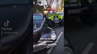 Carros Antigos - Sonhos sobre rodas...