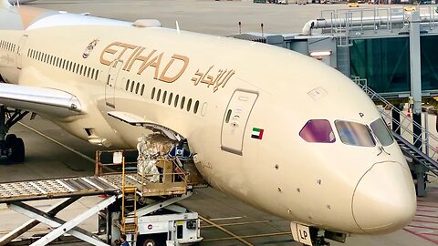 ETIHAD 787-9 BUSINESS Class: EY833 Hong Kong to Abu Dhabi