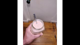 How to Make Healthy Strawberry Smoothie