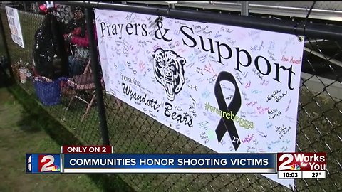 Wyandotte football team, fans honor Beggs shooting victims