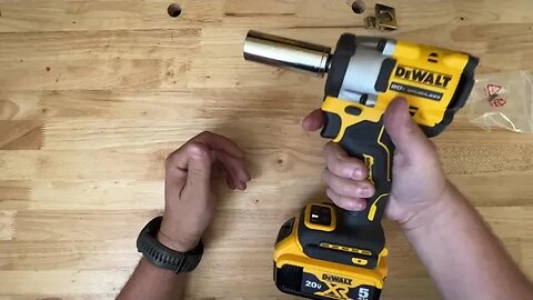 20 Volt Dewalt 1/2 inch Atomic Cordless Impact