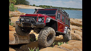 Traxxas TRX-4 Defender rock crawl with shok oil removed